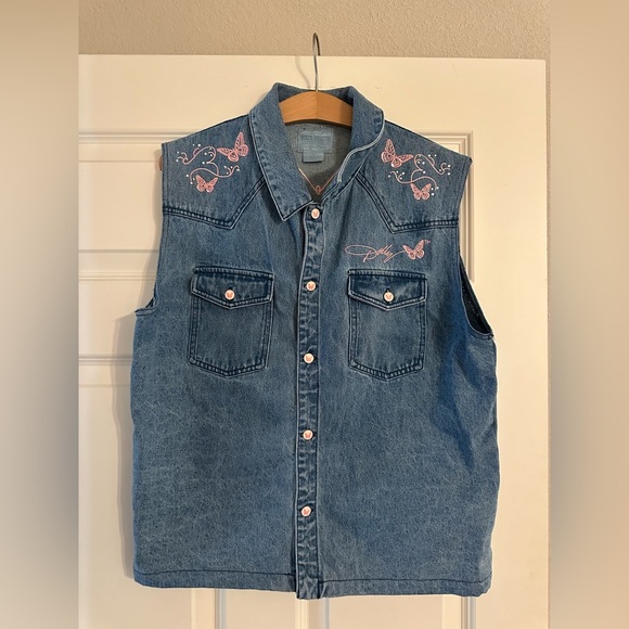 Dolly Parton Denim Vest Size Large Jeweled Butterfly
Embroidered Western NWOT - Picture 2 of 6